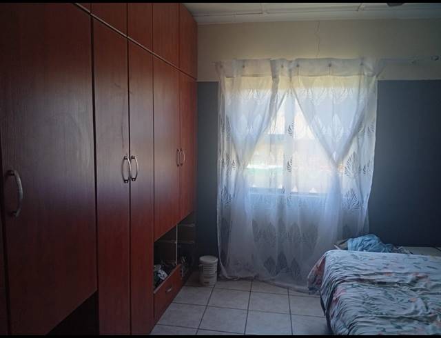 4 BEDROOM HOUSE FOR SALE IN UITENHAGE CENTRAL